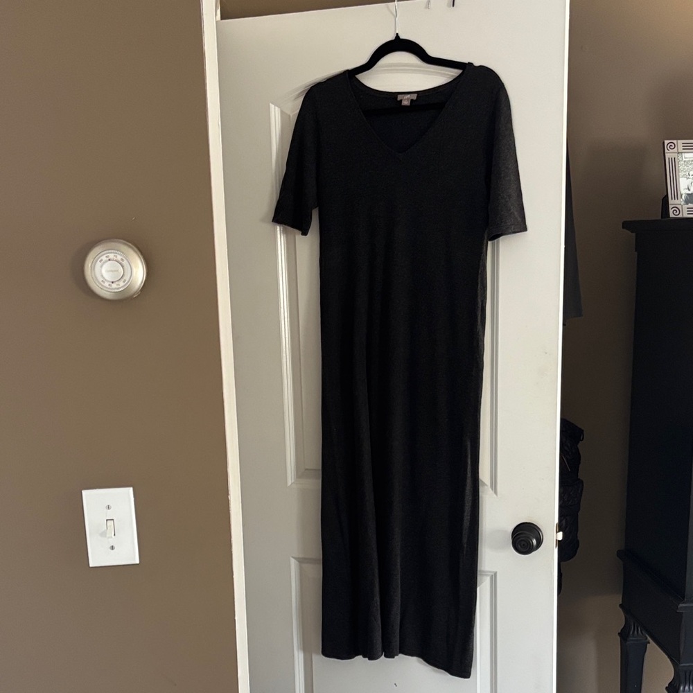J. Jill Black V-Neck Short Sleeve Maxi Dress